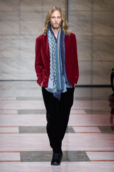 Look 76